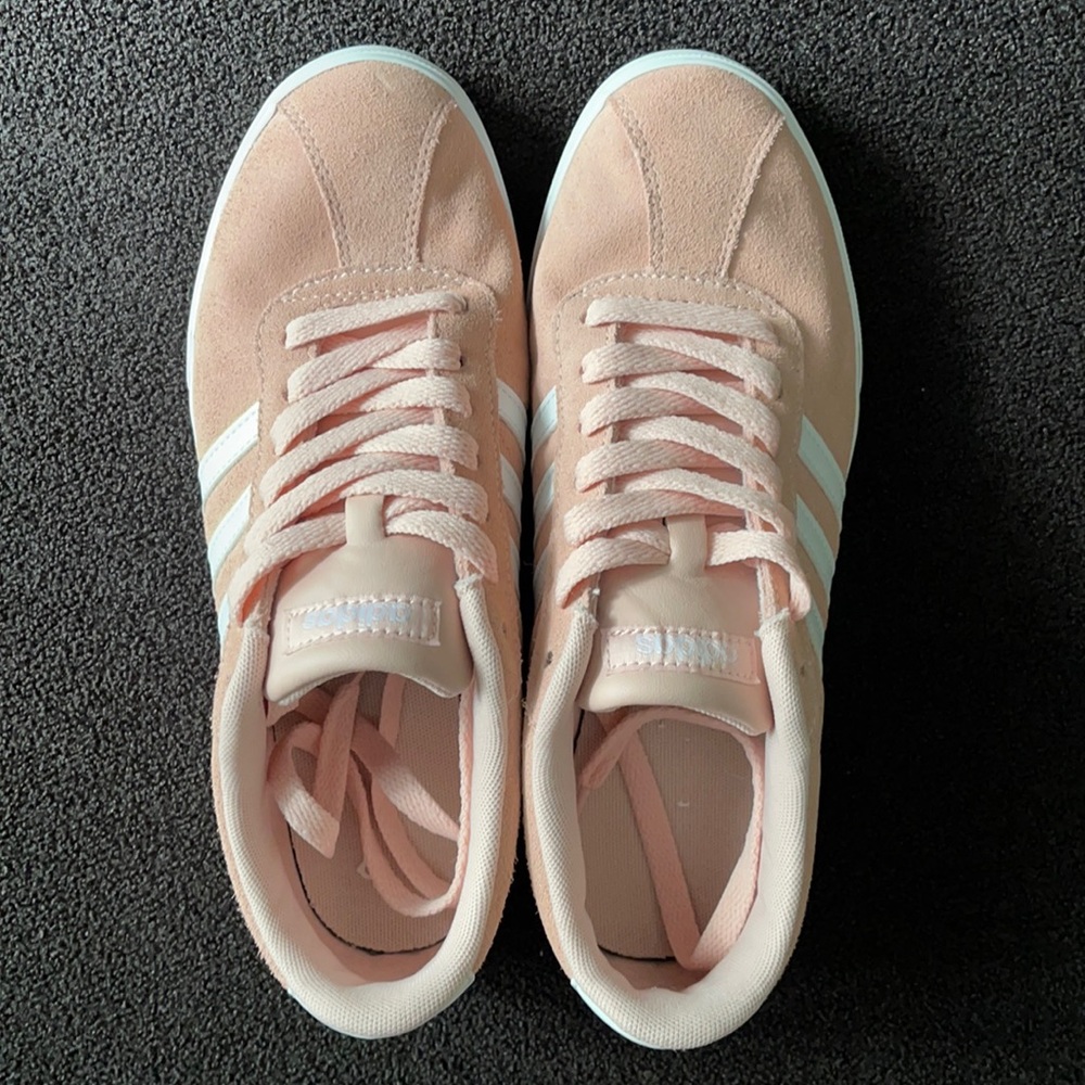 Adidas Sneakers